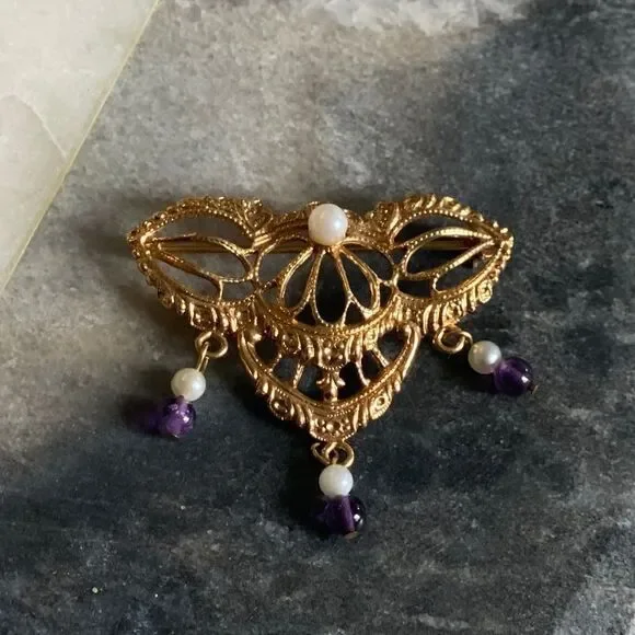 Vintage 1990’s Gold Chandelier Pin (Costume) - Picture 6 of 9